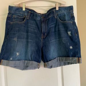 Woman’s Old Navy Shorts